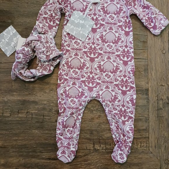 KATE QUINN Set - NWT Rose mauve folk floral footie w matching headband - Picture 2 of 2
